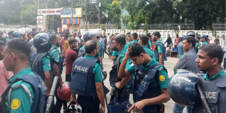 সিলেটে পুলিশের অভিযান: এক সপ্তাহেই দুই শতাধিক গ্রেফতার, কোটি টাকার পণ্য জব্দ