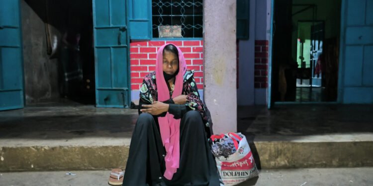 বিশ্বনাথে স্বামীর ঘরে উঠতে দু’দিন ধরে অনশনে অন্তঃসত্ত্বা স্ত্রী