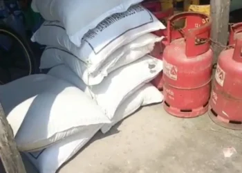 দশমিনায় জেলেদের চাল বিক্রির অভিযোগ ইউপি সদস্যের বিরুদ্ধে