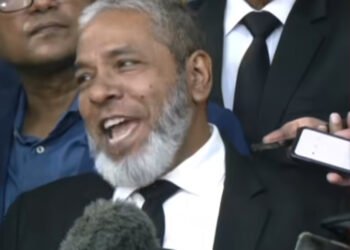 হাসতে হাসতে হাসিনার আইনজীবী বললেন আমি কষ্ট পাচ্ছি