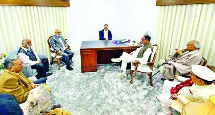 ১৭ বছর পর গুলশান কার্যালয়ে তারেক রহমান, শুরু দাপ্তরিক কার্যক্রম