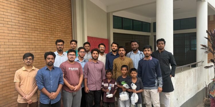 পিলখানা হত্যাকান্ডে শহীদ ও খালেদা জিয়ার রুহের মাগফিরাতে রাগিব-রাবেয়া ছাত্রদলের ইফতার বিতরণ