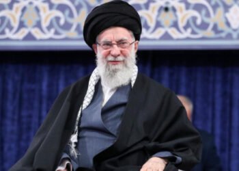 খামেনি বেঁচে আছেন এবং দৃঢ়তার সঙ্গে যুদ্ধের ময়দানে নেতৃত্ব দিচ্ছেন