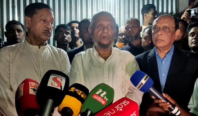 প্রবাসী বাংলাদেশিদের আমেরিকান স্থাপনা এড়িয়ে চলার পরামর্শ আরিফের