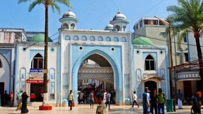 হযরত শাহজালাল (রহ:) মাজার থেকে নারীর মরদেহ উদ্ধার