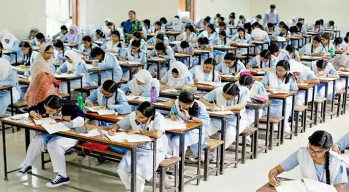 ৭ জুন থেকে শুরু হতে পারে এইচএসসি  পরীক্ষা,সব বোর্ড থাকবে একই প্রশ্নপত্র