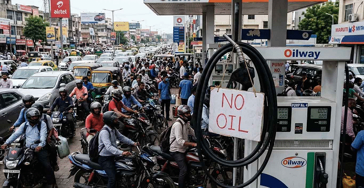 যেকোনো সময় দেশের সব পেট্রোল পাম্প বন্ধ হয়ে যেতে পারে