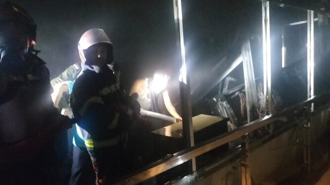 মধ্যরাতে সিলেট ওসমানী বিমানবন্দরে আগুন, কোটি টাকার ক্ষতি