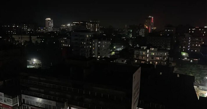 সিলেটে ভয়াবহ লোডশেডিং: দিনে ৬–৭ ঘণ্টা বিদ্যুৎ নেই, চরম ভোগান্তিতে জনজীবন