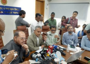 জ্বালানি তেলের দাম বাড়ানোর পর বাসের ভাড়া সমন্বয় করল সরকার।